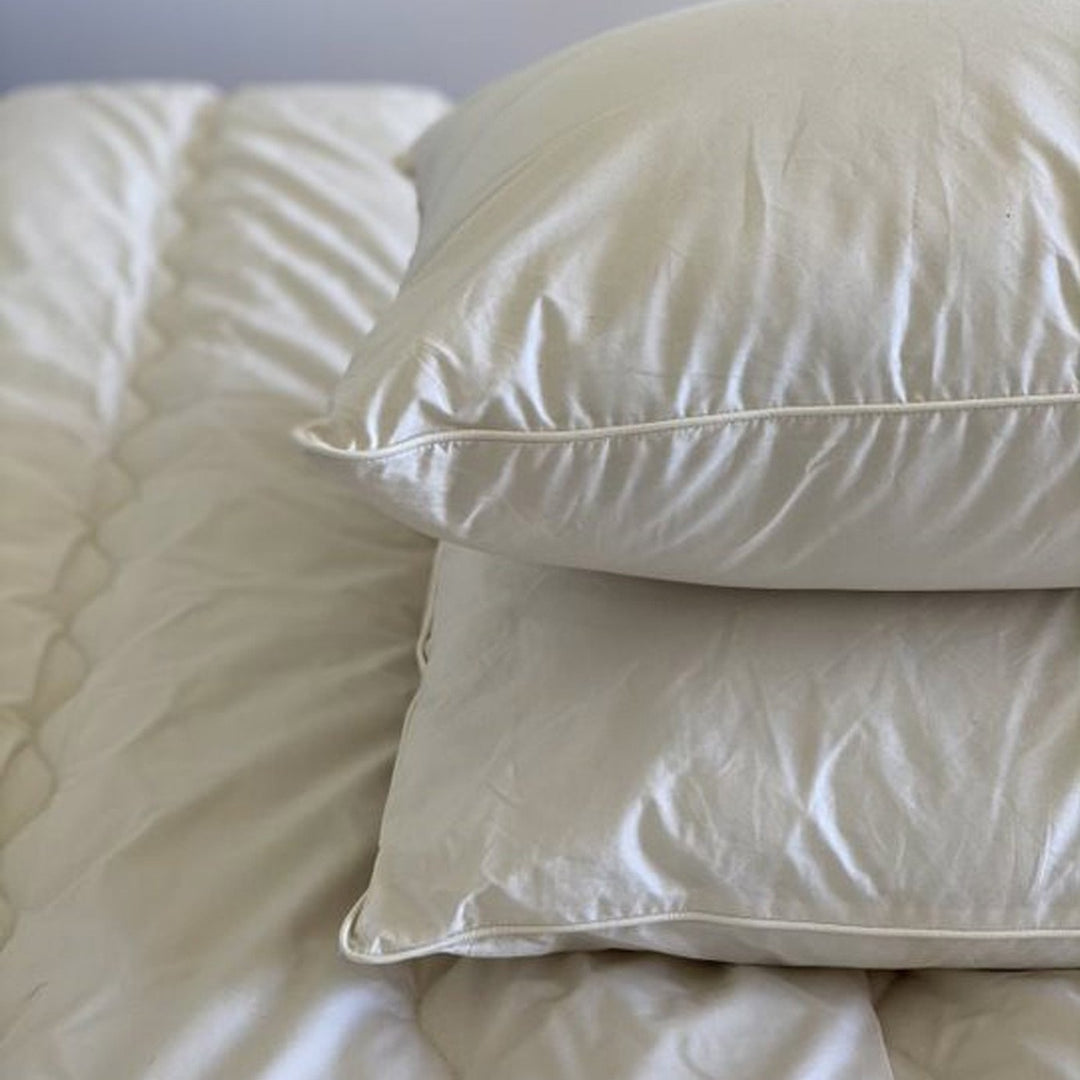 4 Wool & Organic Cotton Bed Pillows & V-Shaped Pillow Bundle